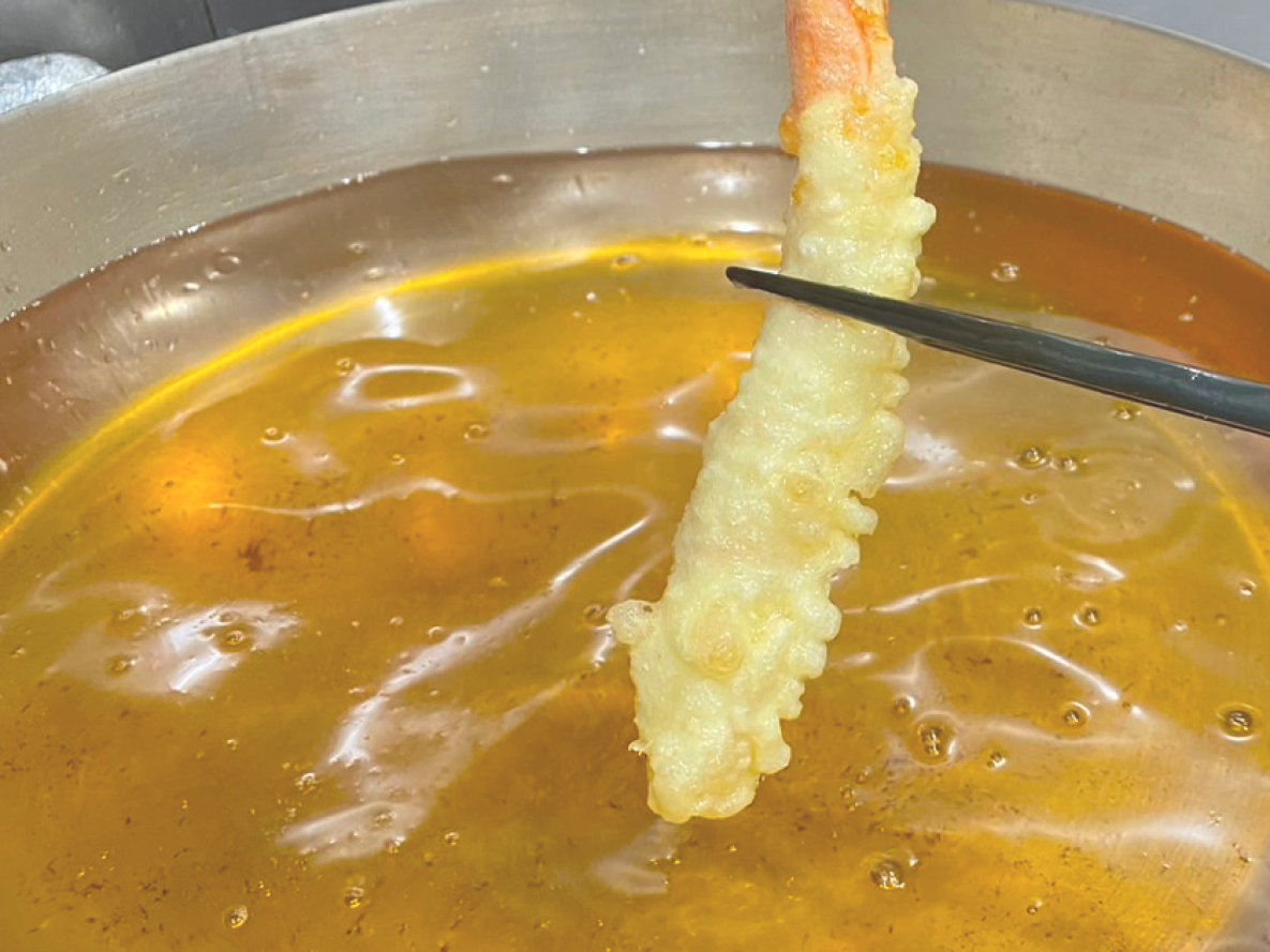 素材の持ち味を引き立てる天ぷら油 | 「ならや」 池袋東口・日本そば